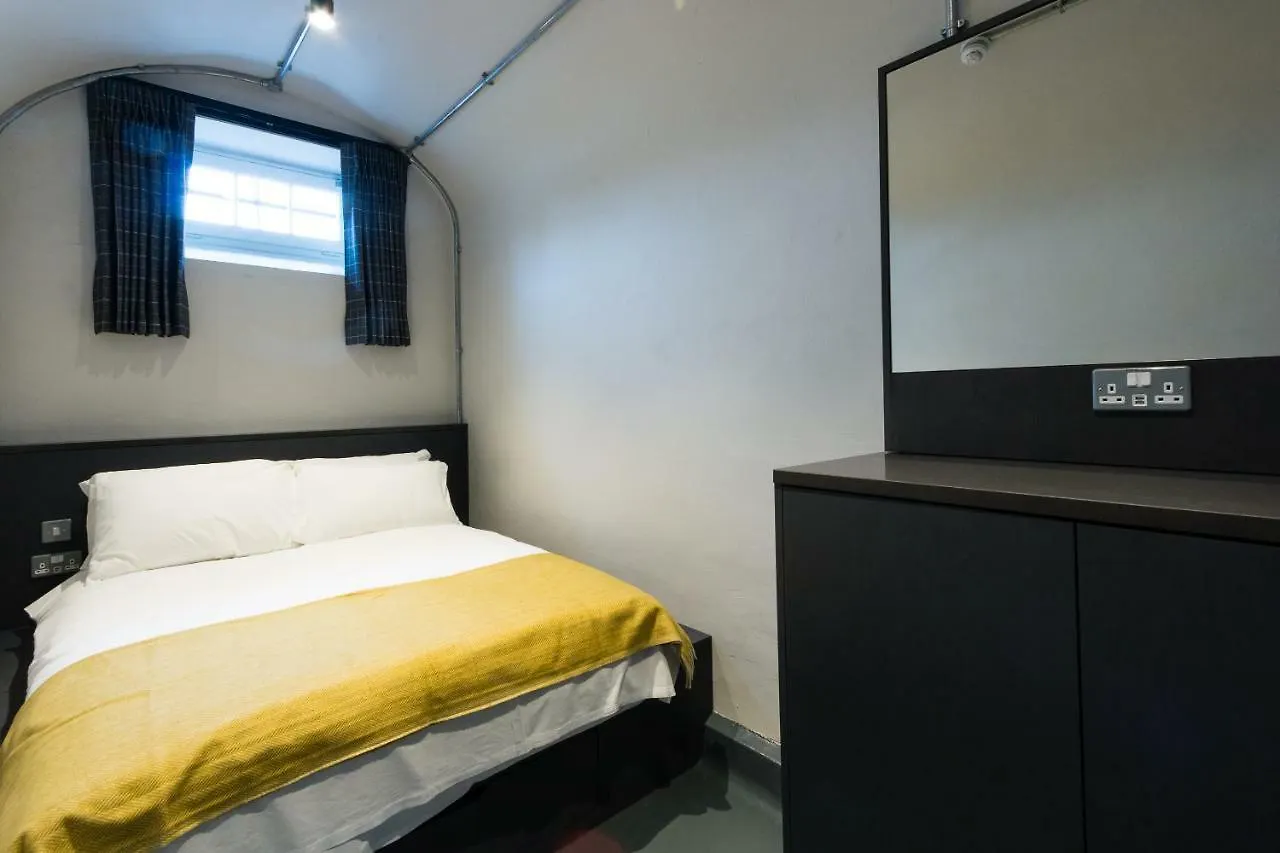 Code Pod - The Court - Edinburgh Hostel United Kingdom